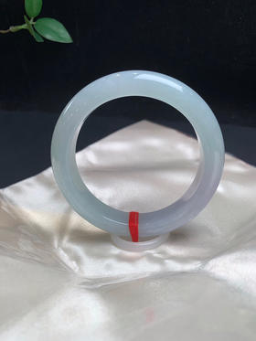 612730，57.6 晴绿底手镯，清新甜绿底，润润的