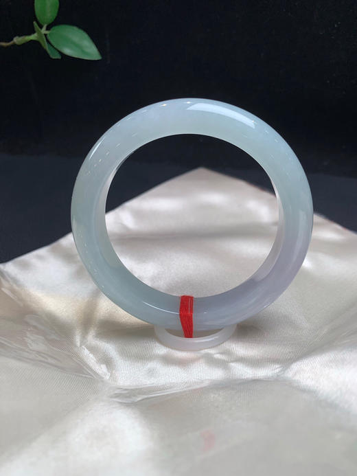 612730，57.6 晴绿底手镯，清新甜绿底，润润的 商品图0