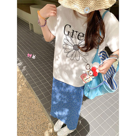 <曾小咸推荐>韩版小邹菊短袖印花T恤蓝色碎花半身裙 商品图1