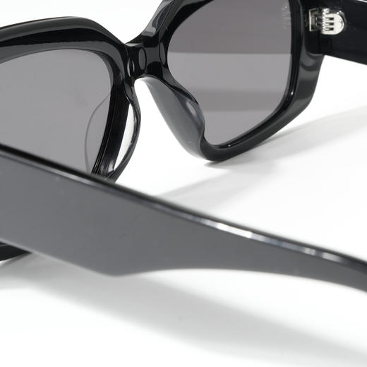 ROMI STUDIO “美式态度” 矩形窄框黑色墨镜24SSS070 商品图2