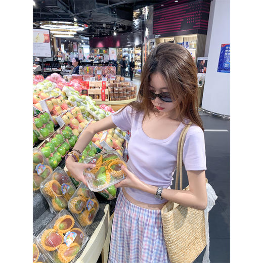 <曾小咸推荐> 简约百搭4色修身显瘦U领短袖T恤 商品图2