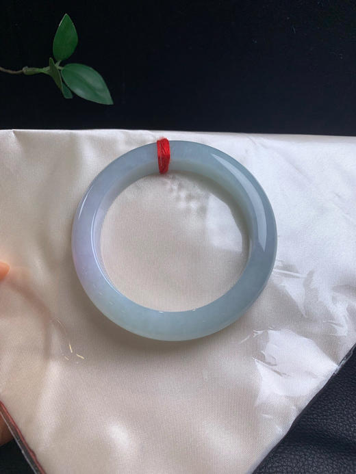 612730，57.6 晴绿底手镯，清新甜绿底，润润的 商品图4