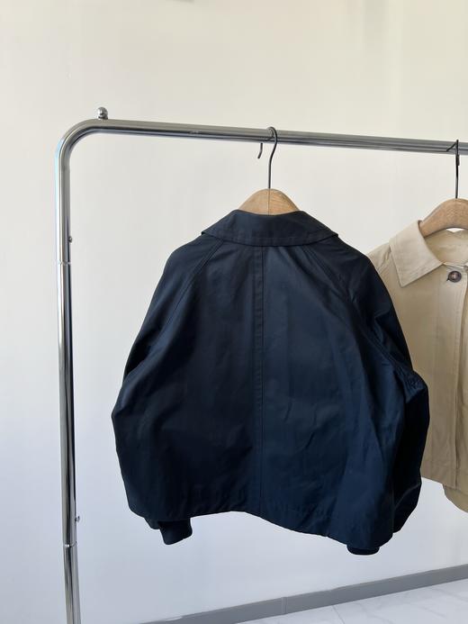 25春款，原单风衣，超级精致的小短款，设计感满满，棉质风衣，面料有质感，挺括有型，内里干净的包边设计，超级上档次，下摆可以抽绳，针织防风袖口，减龄实用，数量不多！ 商品图8
