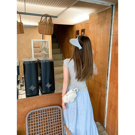 【99元任选2件】新品现货秒杀！卖完下架不再补 ！微信粉丝打折价！！V领修身短袖T恤 商品图4