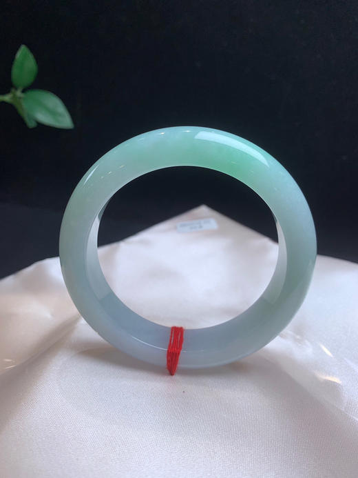 612725，55.8果绿底色手镯、甜果绿色，润润的 清新细腻 商品图0