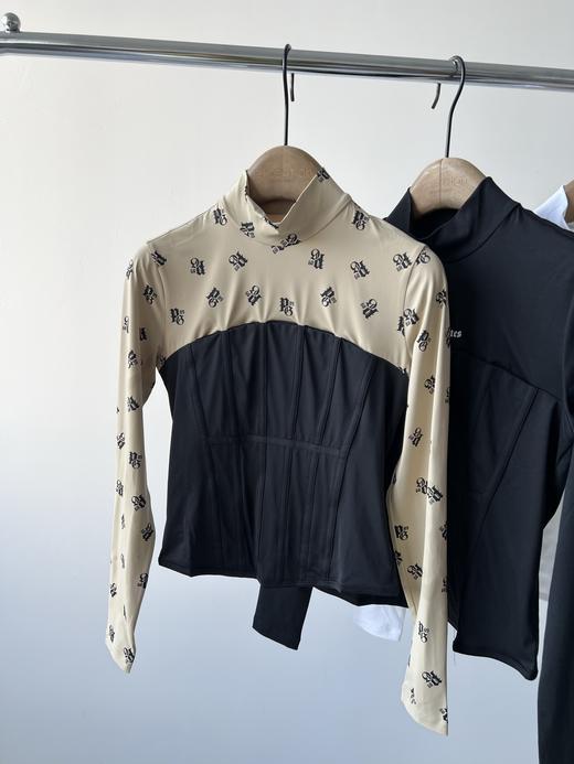 高尔夫🏌‍♀纯原单单PG打底衫，超级好看的一款，工艺复杂，面料有弹力，舒服好穿，立领设计拼接设计，更好的修饰腰身，拉伸身高比例！数量不多 商品图1