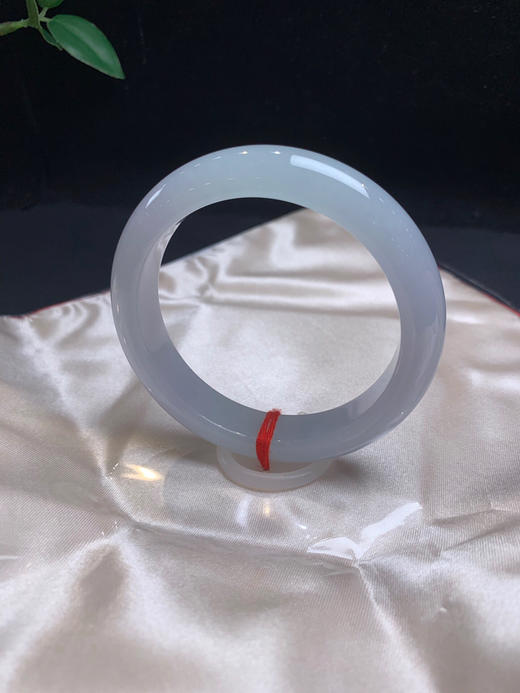 612729，55.5 淡紫罗兰手镯，整圈隐隐约约带些紫底，整条润润的，干净清新淡雅 商品图3