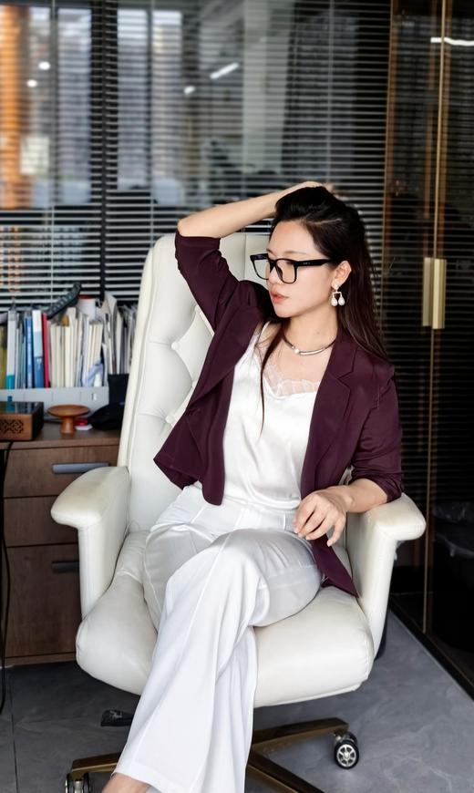 逸红颜周末小集市#完美蕾丝吊带【听松】19姆米真丝弹力缎，自带超薄固定杯垫 商品图13