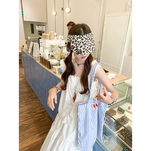 <曾小咸推荐>4.8现货秒杀！微信超特价！蕾丝边方领背心 日常159.99 立减90 秒杀69.99！休闲裤 秒杀79.99！！ 商品图3