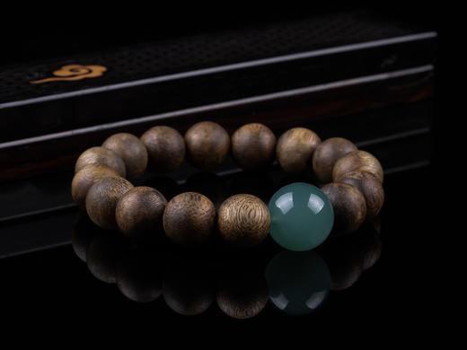 XY0192沉香+翡翠天空蓝大圆珠18K金手串 商品图3