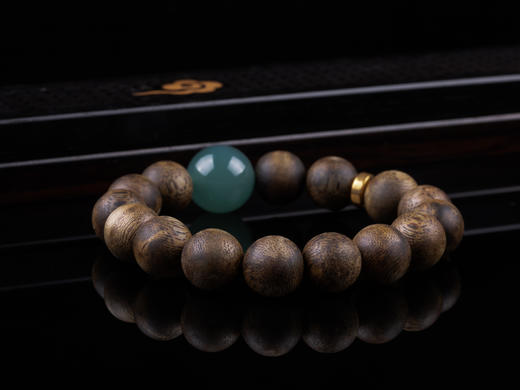 XY0192沉香+翡翠天空蓝大圆珠18K金手串 商品图5