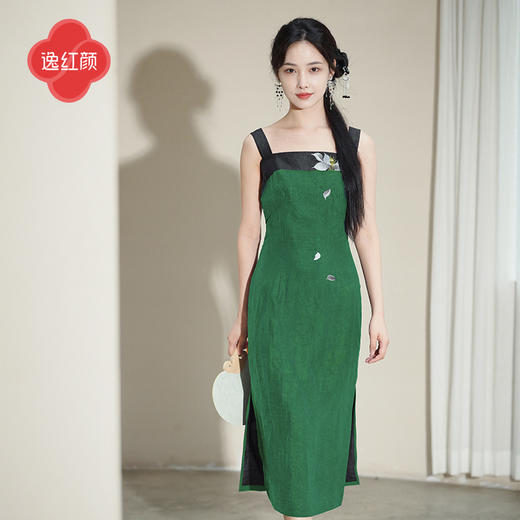 逸红颜莲絮2025夏新款真丝20姆米龟裂纹香云纱手推绣轻国风吊带裙 商品图1