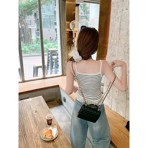 【99元任选2件】新品现货秒杀！卖完下架不再补 ！微信粉丝打折价！！蕾丝拼接花边吊带背心 商品图4