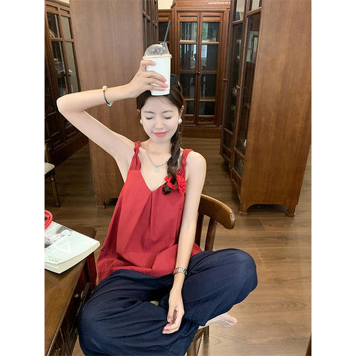 <曾小咸推荐>3.26现货秒杀 ！微信超特价！2色休闲裤 日常199.99 立减120 秒杀79.99！！ 红色吊带上衣 秒杀59.99！ 商品图2