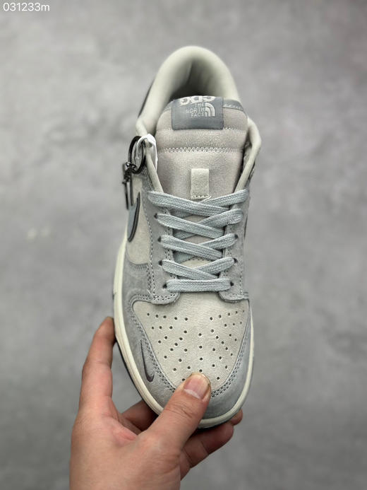 夏季特惠💰330 Nike SB Dunk Low “北面联名—猪八白蓝勾” 周年高端定制 低帮休闲板鞋 商品图1