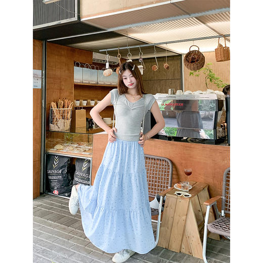 【99元任选2件】新品现货秒杀！卖完下架不再补 ！微信粉丝打折价！！V领修身短袖T恤 商品图2