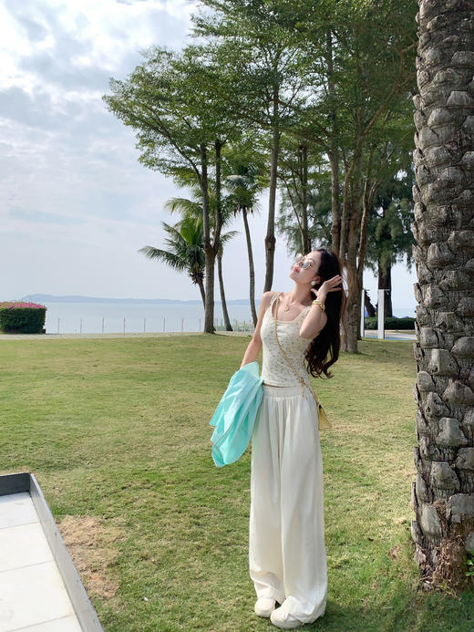 <曾小咸推荐>翻领衬衫 日常159.99/件 立减70 秒杀89.99/件！！碎花背心 日常89.99/件 立减50 秒杀39.99/件！！ 商品图7