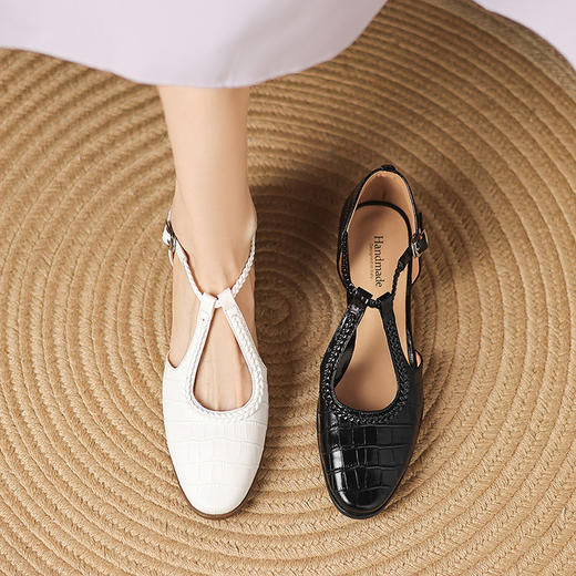 【预售5天】法式复古包头凉鞋女新款夏真皮尖头交叉带中空单鞋低跟小皮鞋LD&7364 商品图2