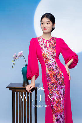 3205100 瑰意玫粉 进口纹理蜂窝缎连衣裙 雾境