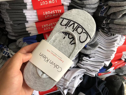 正品CK女士船袜隐形袜 后跟带硅胶！多色混发，基本保证颜色不重复，以黑色 灰色 白色为主。
尺码35-40，一组六双颜色随机 商品图1