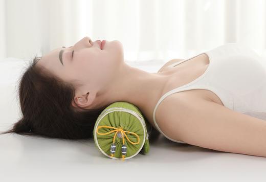 😍母亲节实用党看这里！138🉐到手❗王享多功能震动按摩荞麦枕❗✅家用充气按摩加热枕✅一个枕头全家可用🔺枕套可轻松拆卸，双层设计，隐形拉链…… 商品图1