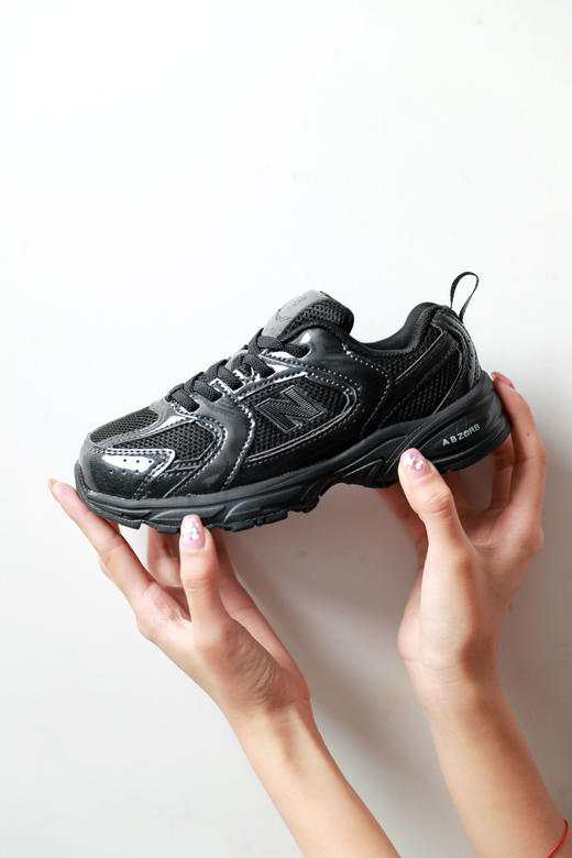 是儿童跑鞋，怎么穿都好看。复古软底美式网面透气运动鞋C042158 商品图13