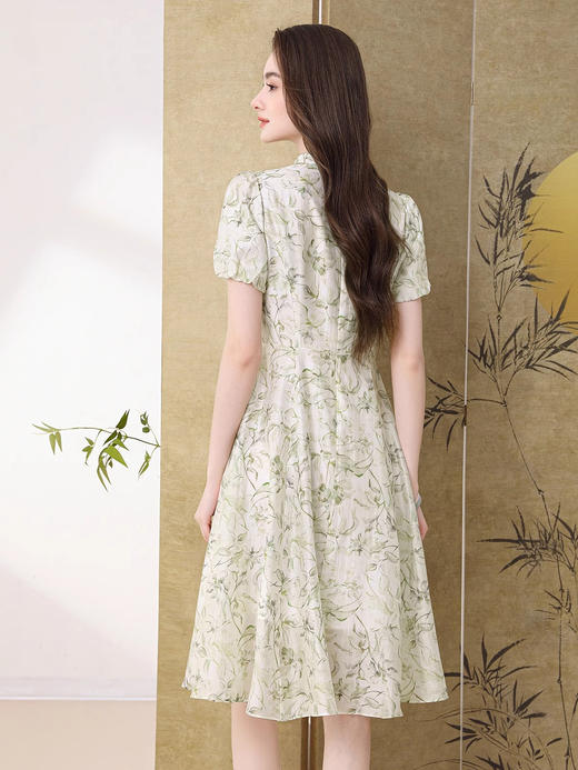 【高货wl】全新升级【铂金会员330/天猫439/差价109】(03923) 洛诗琳新品国风新中式改良天丝印花钉珠盘扣清冷感连衣裙 商品图4