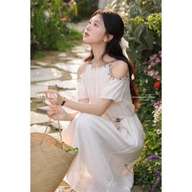 鹿向南「海岛之约」米白色挂脖连衣裙夏日新款露肩气质显瘦长裙女