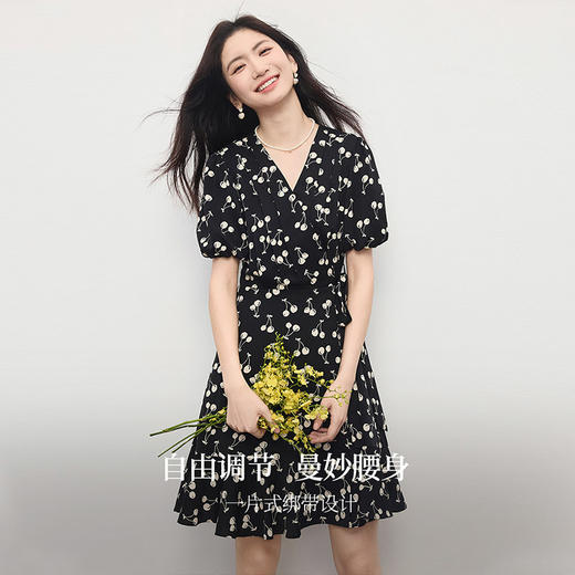 熙世界围裹式复古碎花连衣裙女小个子法式V领茶歇裙子2025夏新款 商品图3