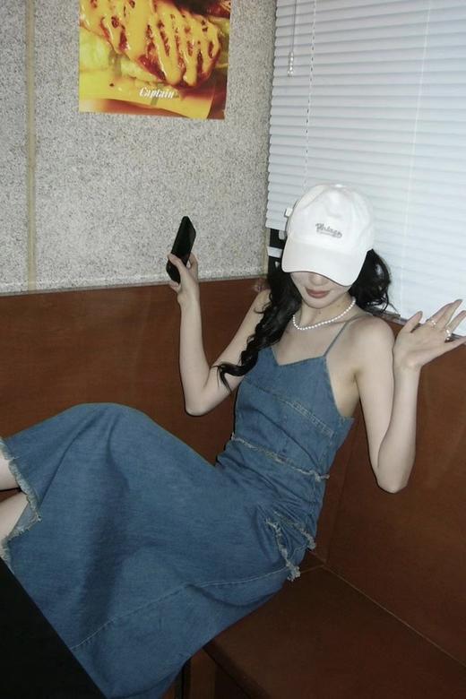 SIA SAYLOR 牛仔简约流苏吊带连衣裙 18107 商品图0