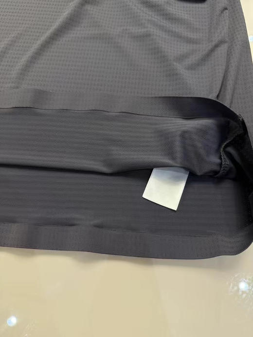 正品凯乐石国家未来登山计划，专业级短袖
领口，袖口，下摆，全压胶！！
双面针织面料，极速干爽，超级舒服，
外层点状透气孔，内层亲肤柔软贴身
尺码 m-xxl 商品图7