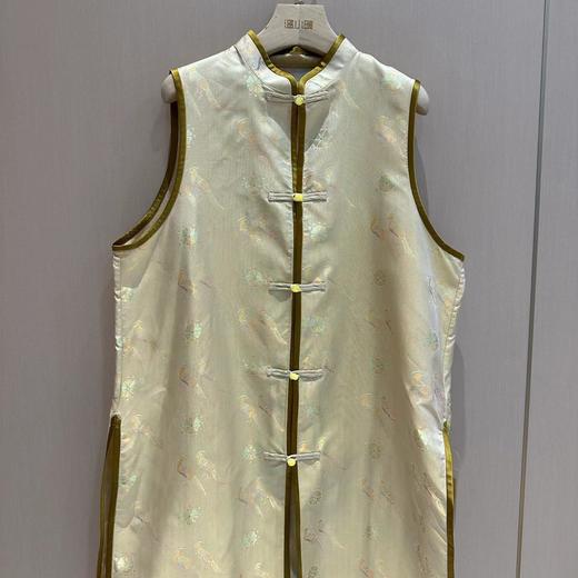 【2026东衣作】新中式长款马甲（24804006Cc-沙茶彩-奢定款） 商品图1