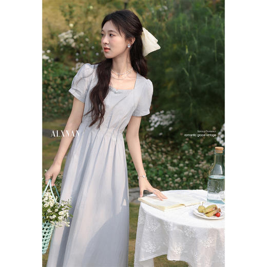 鹿向南「夏风微澜」雾蓝色气质短袖A字长裙女夏新温柔出游连衣裙 商品图1