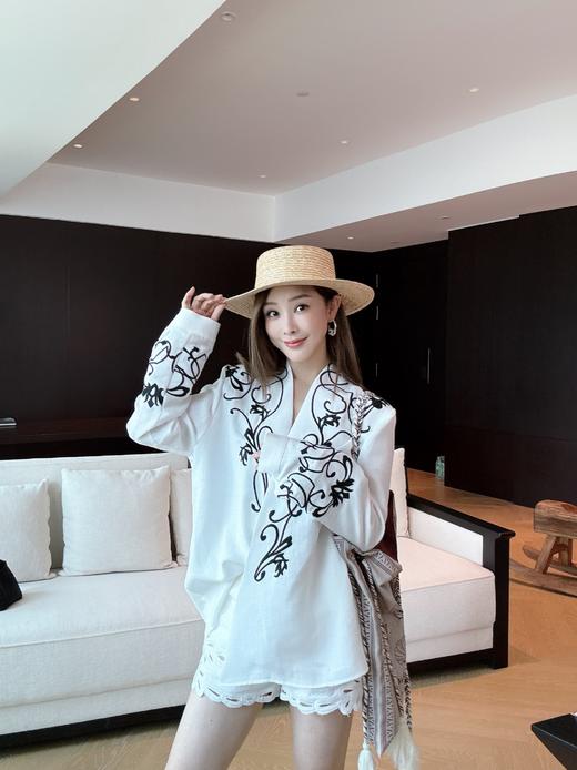 PIANAI冷小姐# 轻奢系列/ 秀场同款法式重工刺绣V领白色长袖衬衣 商品图6