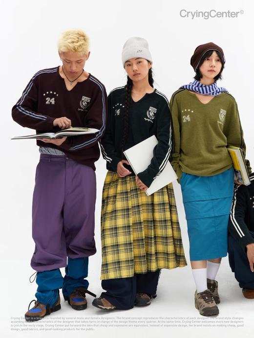 CryingCenter 软糯v领亲肤条纹刺绣学院足球毛衣 哭喊中心 商品图1