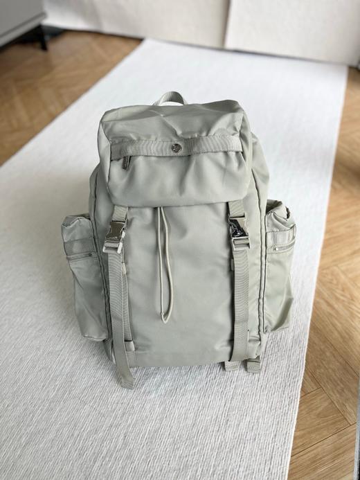 【五一出游必备】新款时尚百搭小众双肩运动休闲大容量25L背包登山包 商品图14