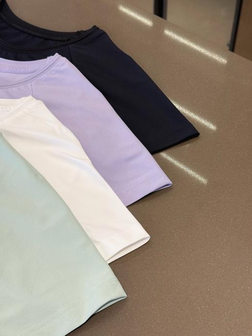 点此购买 迪桑特夏季女士经典TOUGH面料短袖针织衫T恤 bk 315962 商品图13