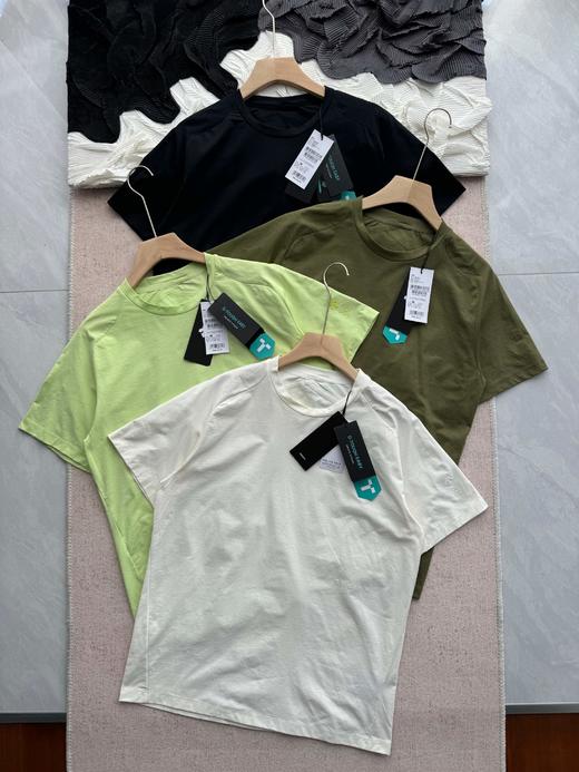 点此购买 迪桑特DUALIS系列都市通勤男士短袖针织衫T恤 LL 316030 商品图0