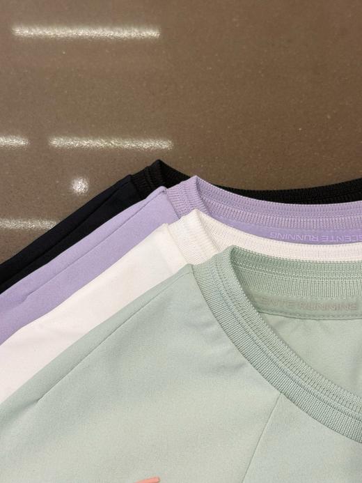 点此购买 迪桑特夏季女士经典TOUGH面料短袖针织衫T恤 bk 315962 商品图14