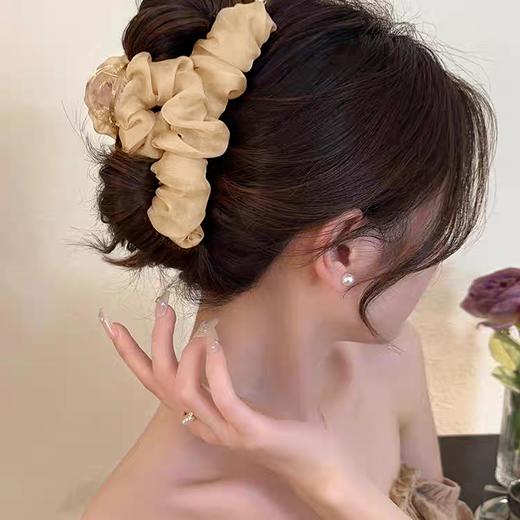 🎀【XINSHE心奢饰桑蚕丝欧根纱发圈、抓夹】绝美早春发饰！✅风格不受限，轻松点亮穿搭 ✅优质原材料，🥰质感好，不扯发 可以很女人，可以甜，可以冷！一秒摆脱路人感~~ 商品图3