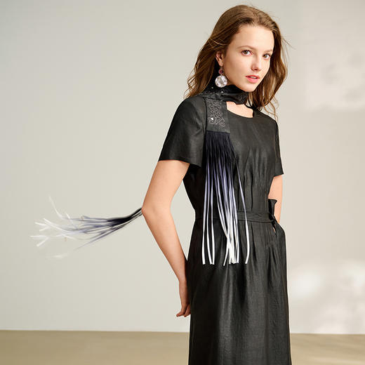 TANGY Collection天意商场款民族风复古印花女围巾L252400 商品图2