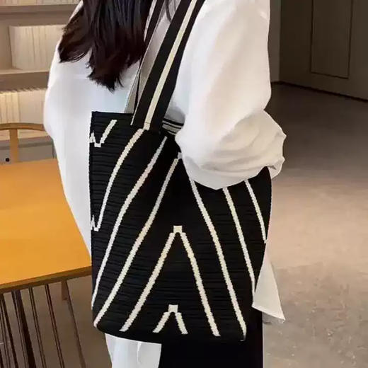 UYOKU 波浪纹针织单肩包 百搭大容量 手提通勤水桶女包 4色可选 商品图4