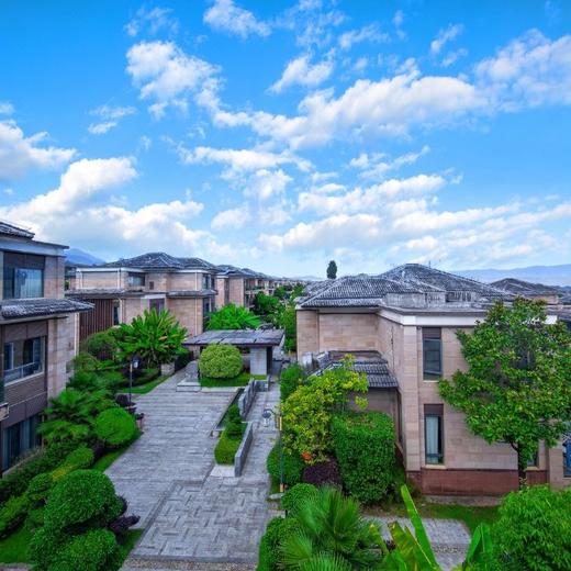 【赏秋暖冬温泉】腾冲颐养乐福温泉度假别墅酒店￥1099元起/单人6晚，2人起订，温泉畅泡度假，安逸腾冲赏银杏过暖冬！可享积分抵扣100元/人！ 商品图2