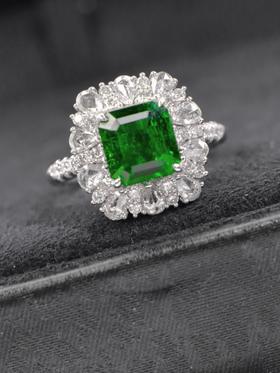 2ct刻面祖母绿戒指