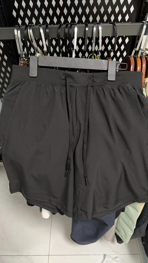 纯正品，越南产，露露乐檬短裤，沙滩裤

lululemon的魅力，绝对你让你影响深刻，

黑色，灰色 ， s-xl，

官网550 商品图2