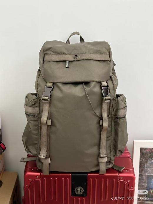 【五一出游必备】新款时尚百搭小众双肩运动休闲大容量25L背包登山包 商品图3