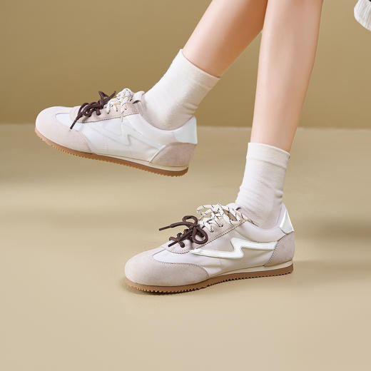 预售7天|Safiya/索菲娅2025复古拼色休闲时尚轻便圆头平底阿甘鞋SFD1112024 商品图2