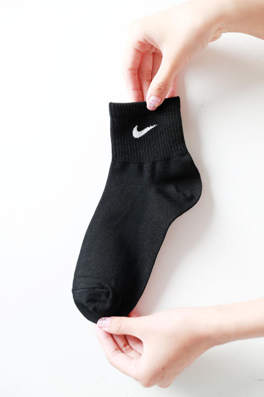 透气又好穿，黑色短筒运动袜子。情侣款基础软底透气袜子C042168 商品图13
