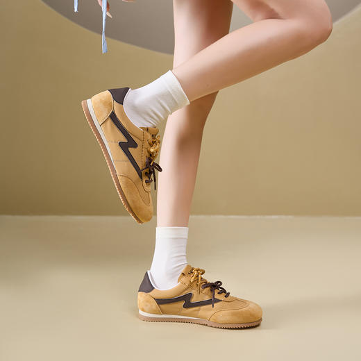 预售7天|Safiya/索菲娅2025复古拼色休闲时尚轻便圆头平底阿甘鞋SFD1112024 商品图5