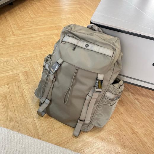 【五一出游必备】新款时尚百搭小众双肩运动休闲大容量25L背包登山包 商品图8